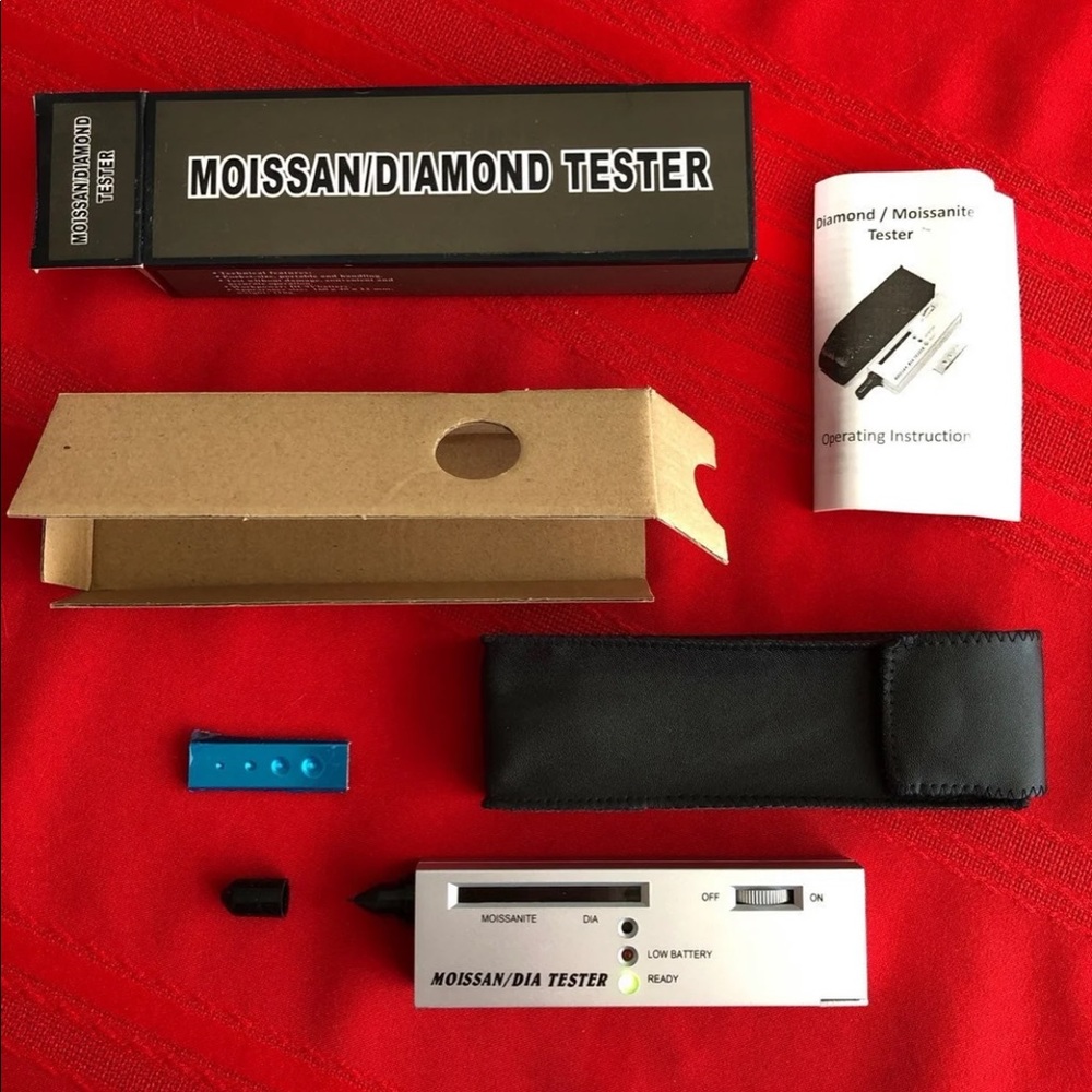 BNIB Moissanite - Diamond Tester